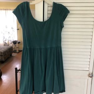 Comfortable dark green scoop neck dress